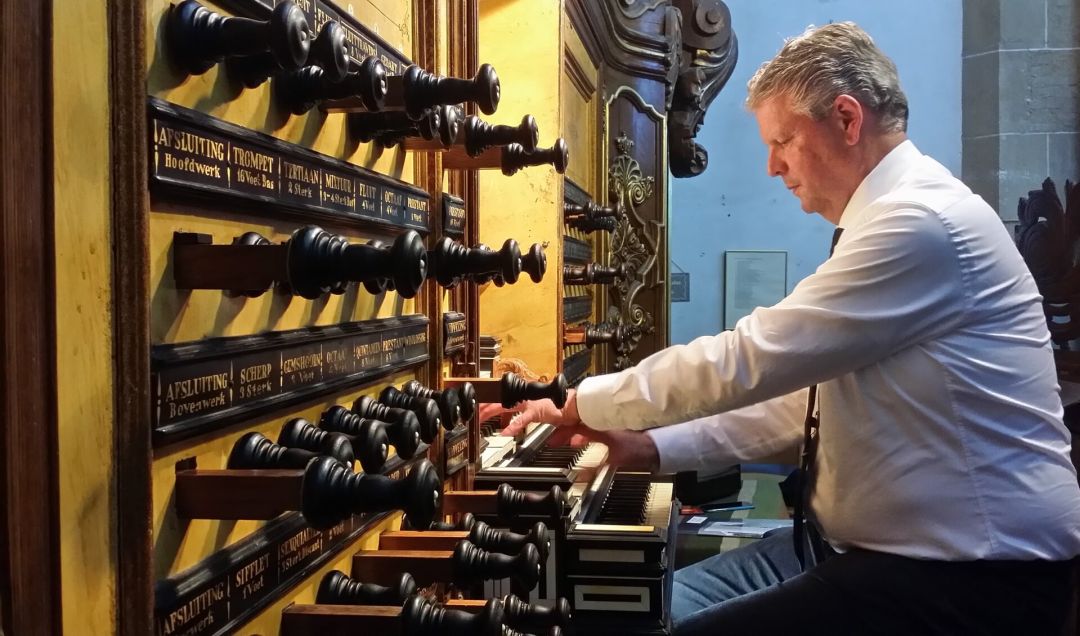 Klik om te vergroten Afbeelding bij ‘Psalmzangavond met Pieter Heykoop’